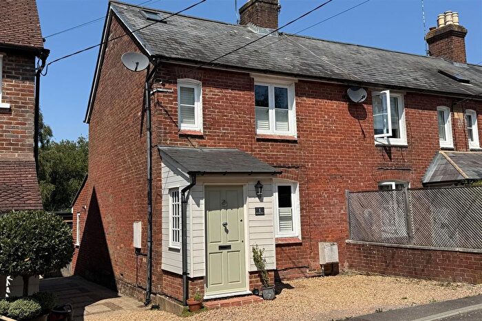 3 Bedroom End Of Terrace House For Sale In Woodside Road, Chiddingfold, GU8