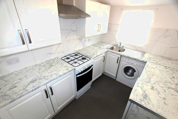 2 Bedroom Flat To Rent In Wightman Road, London, N8