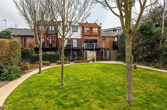 4 Bedroom Terraced House For Sale In Quayside Close, Nottingham, NG2