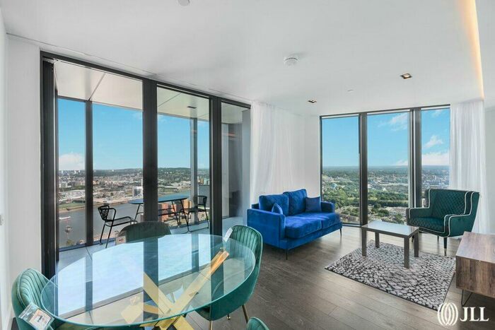 2 Bedroom Flat To Rent In Amory Tower, London, E14