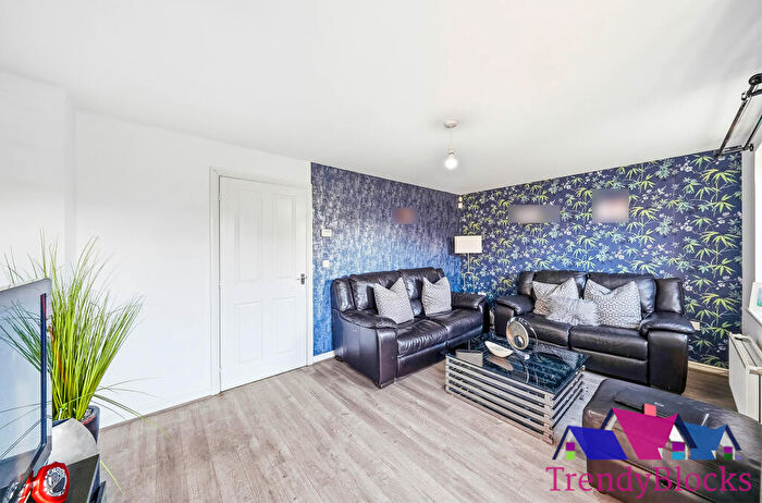 4 Bedroom End Of Terrace House For Sale In Henry Walk, Dartford, Kent, DA1
