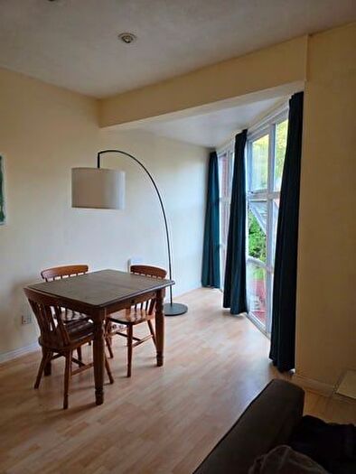 2 Bedroom Maisonette To Rent In Bryan Road, London, SE16