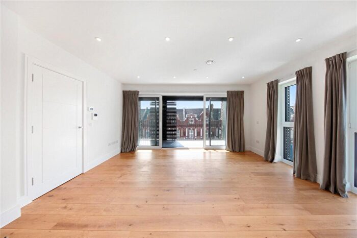 2 Bedroom Flat To Rent In Langham Road, Wood Green, N15