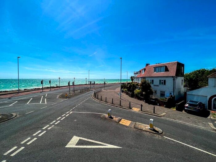 1 Bedroom Flat To Rent In Ham Road, Worthing, BN11