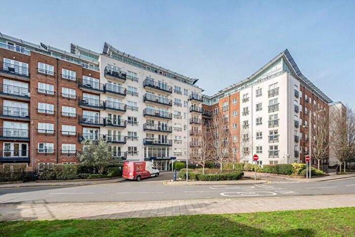 1 Bedroom Flat For Sale In Royal Quarter, Kingston Upon Thames, KT2