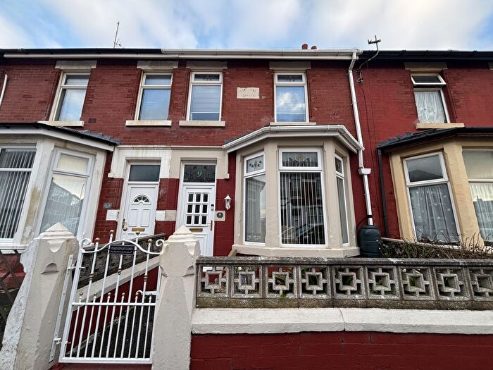2 Bedroom Terraced House For Sale In Beach Avenue, Cleveleys, FY5