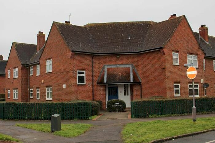 2 Bedroom Flat To Rent In Central Avenue, Shortstown, Bedford, MK42