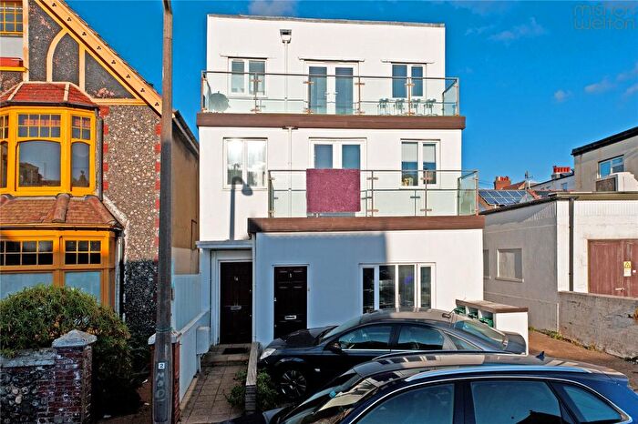 3 Bedroom Apartment For Sale In St. Aubyns Road, Portslade, Brighton, Sussex, BN41