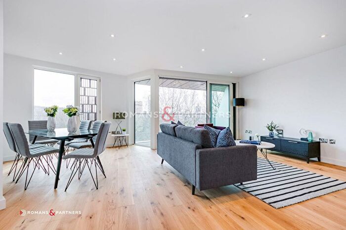 2 Bedroom Flat To Rent In Palace View, Lambeth, SE1