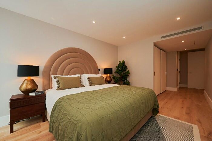 3 Bedroom Apartment To Rent In Flat, Baker, Baker Street, London, NW1