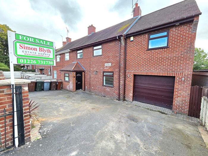 3 Bedroom Semi-Detached House For Sale In Dovedale, Worsbrough, S70