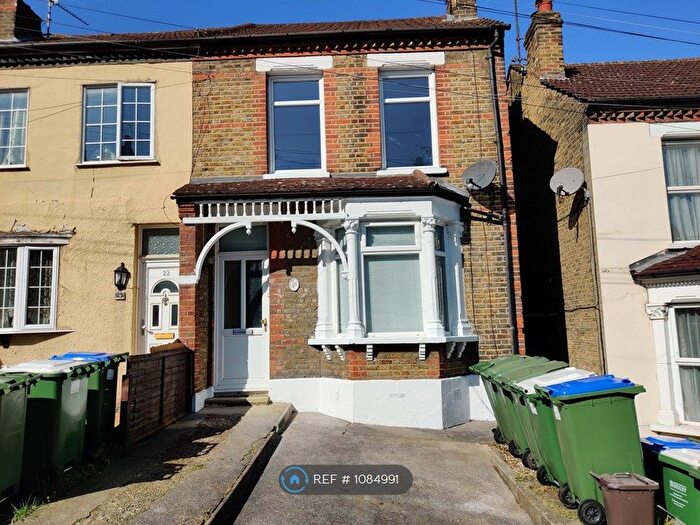 4 Bedroom Semi-Detached House To Rent In Orchard Road, Belvedere, DA17