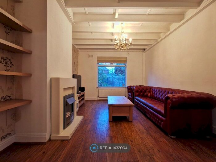 3 Bedroom Semi-Detached House To Rent In Will Crooks Gardens, London, SE9