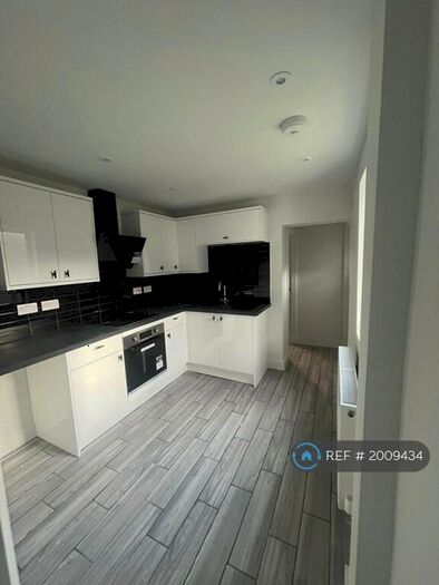 1 Bedroom Flat To Rent In Carron Street, Stoke-On-Trent, ST4