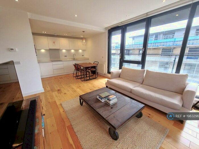 2 Bedroom Flat To Rent In Grand Regent Tower, London, E2
