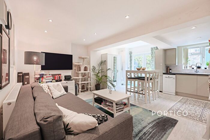 1 Bedroom Flat To Rent In Hopgood Street, London, W12