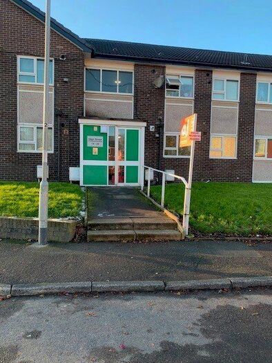 2 Bedroom Flat To Rent In High Street, Heywood, Rochdale, OL10
