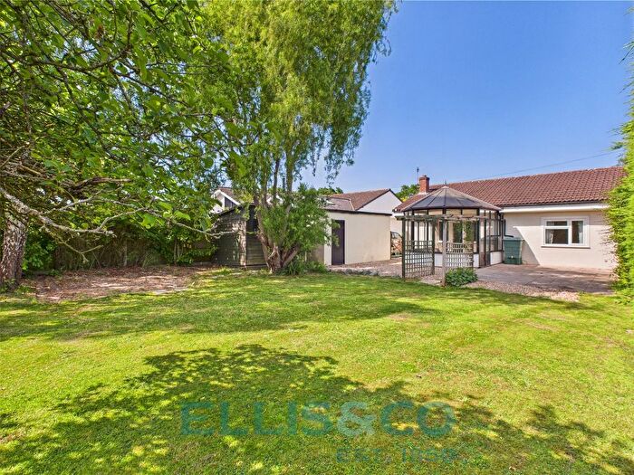 2 Bedroom Bungalow To Rent In Ashley Road, Hildenborough, Tonbridge, TN11