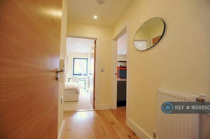 1 Bedroom Flat To Rent In Baythorne House, London, E16