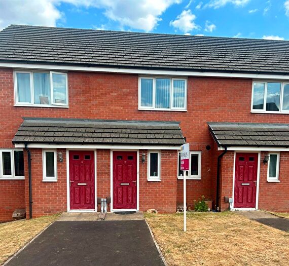 2 Bedroom Terraced House For Sale In Almondsbury Close, Redditch, B97