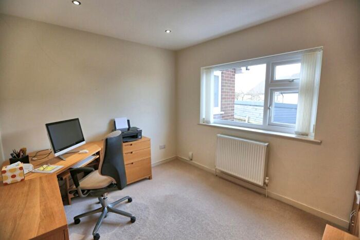 3 Bedroom Bungalow For Sale In Gleave Avenue, Bollington, Macclesfield, SK10