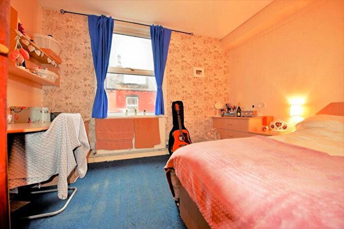 5 Bedroom House To Rent In Beamsley Mount, LS6