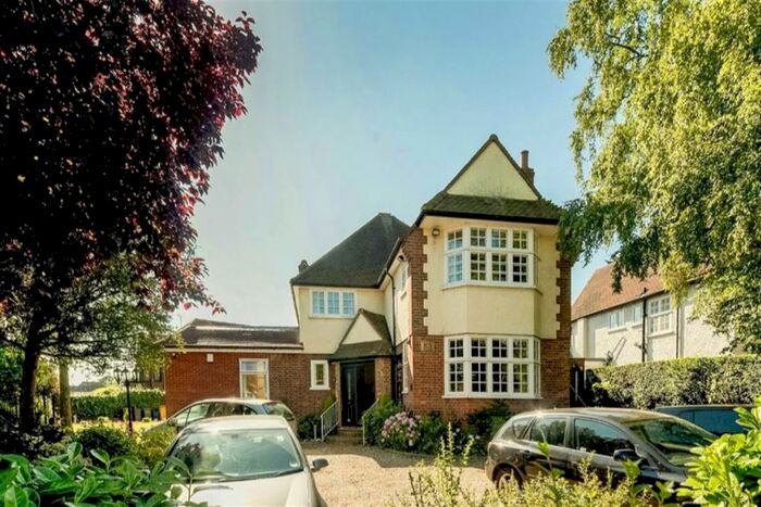 2 Bedroom Flat To Rent In Station Road, High Barnet, EN5