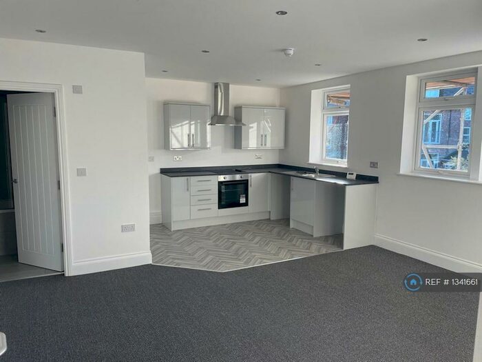 2 Bedroom Flat To Rent In St Johns Road, Waterloo, Liverpool, L22