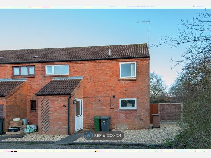 3 Bedroom Semi-Detached House To Rent In Links Way, Luton, LU2