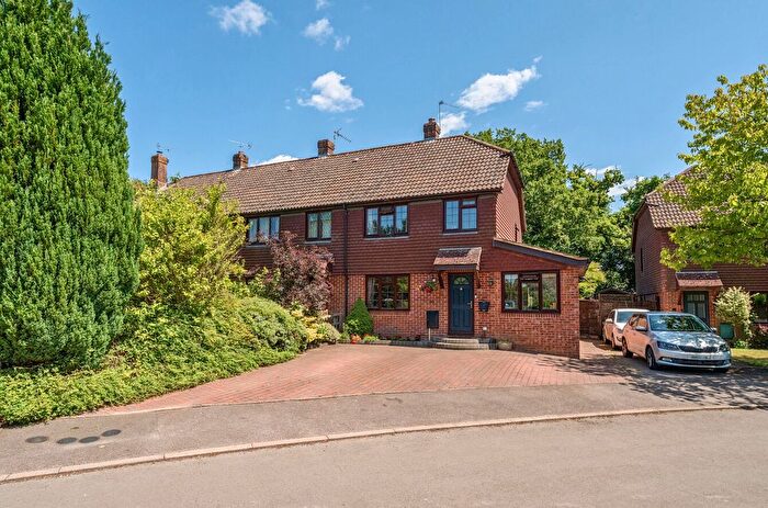 4 Bedroom Detached House For Sale In Clements Close, Binsted, Alton, Hampshire, GU34