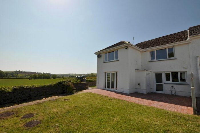 3 Bedroom Semi-Detached House For Sale In Pontantwn, Kidwelly, SA17