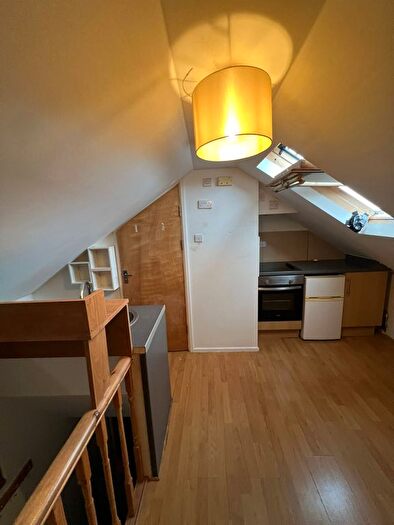 Studio To Rent In Albion Road, Hounslow, TW3