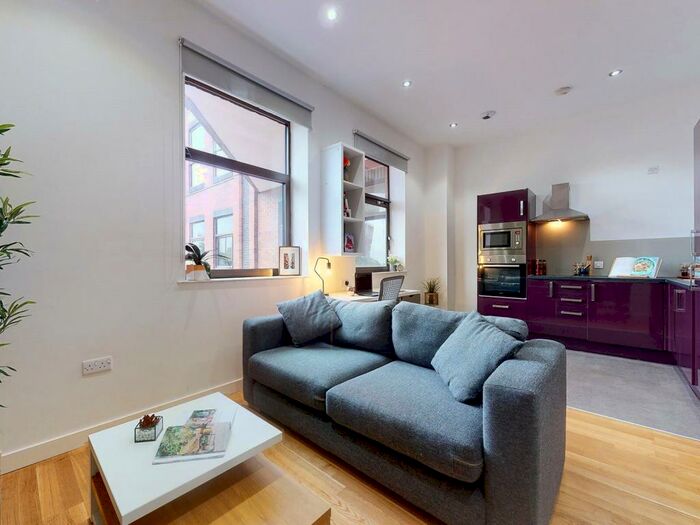 Studio To Rent In Queen Street, Leeds, West Yorkshire, LS1