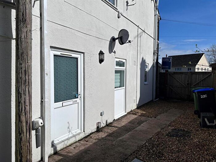 2 Bedroom Flat For Sale In Calne Road, Lyneham, Chippenham, SN15