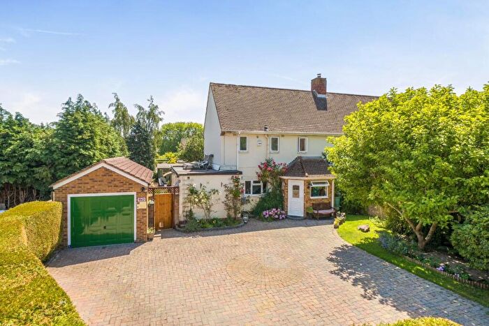 3 Bedroom Semi-Detached House For Sale In Ewell Avenue, West Malling, ME19