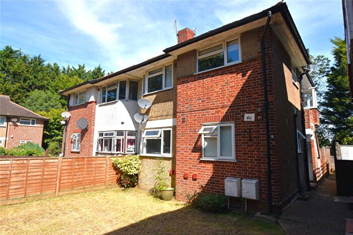 2 Bedroom Flat To Rent In Station Estate, Beckenham, BR3