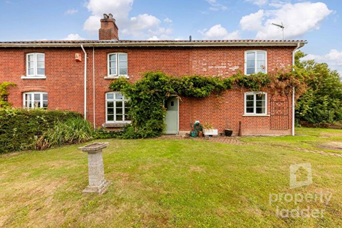 4 Bedroom Cottage For Sale In Belaugh Green Lane, Coltishall, Norfolk, NR12