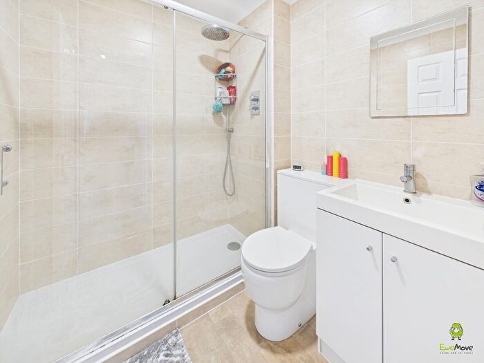 1 Bedroom Flat For Sale In Brampton Lodge, Brampton Road, Bexleyheath, DA7