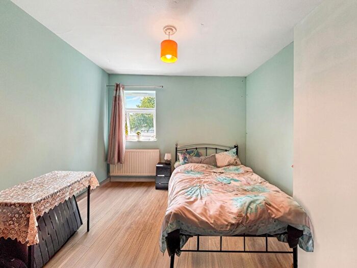 3 Bedroom Flat To Rent In Radnor Road, Harrow, HA1