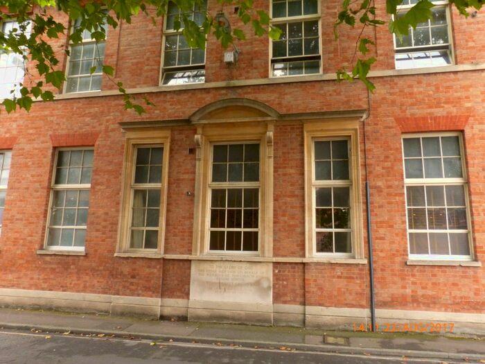 2 Bedroom Flat To Rent In King Street, Bridgwater, TA6