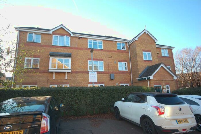1 Bedroom Apartment To Rent In Windmill Drive, London, NW2