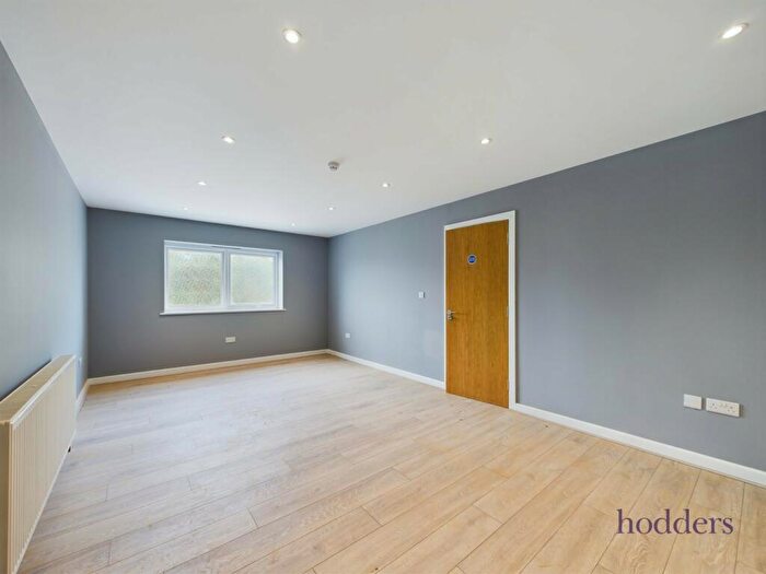 1 Bedroom House To Rent In Surrey, KT16