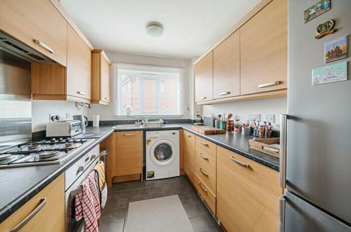 2 Bedroom Apartment To Rent In Dunnock Close, Ravenshead, NG15