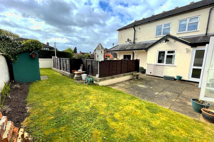 2 Bedroom Bungalow For Sale In Woodlands Road, Camberley, Surrey, GU15