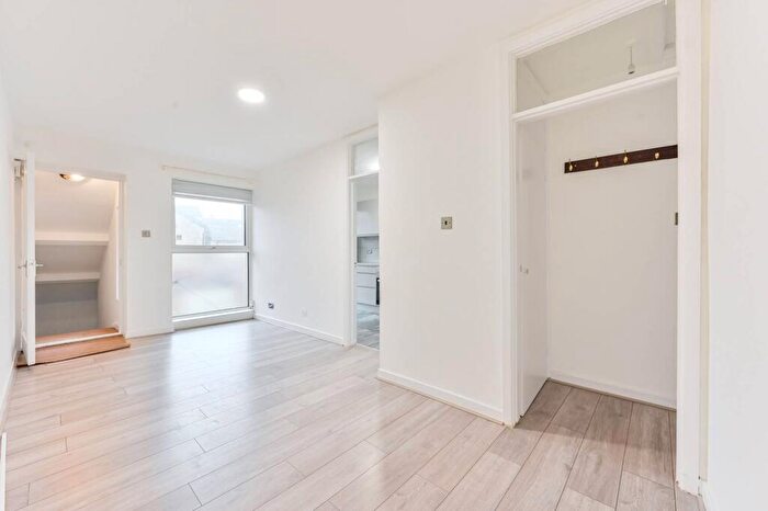 1 Bedroom Flat For Sale In Avenue Road, London, , Tottenham, London, N15