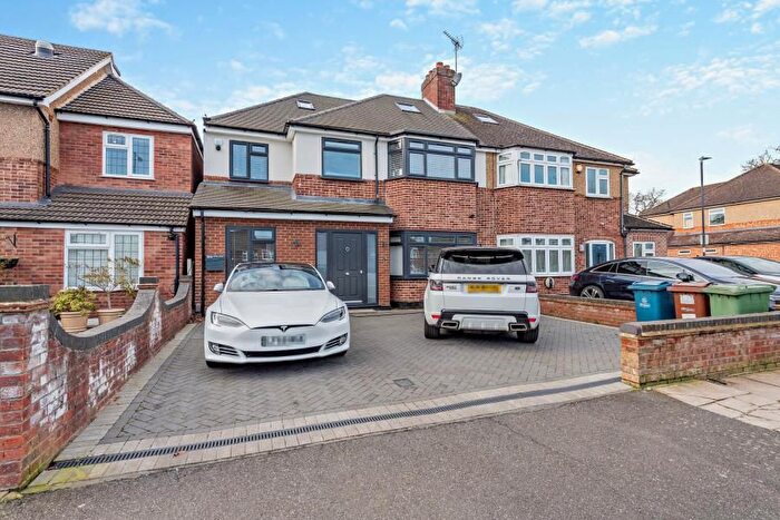 5 Bedroom Semi-Detached House To Rent In George V Avenue, Pinner, HA5