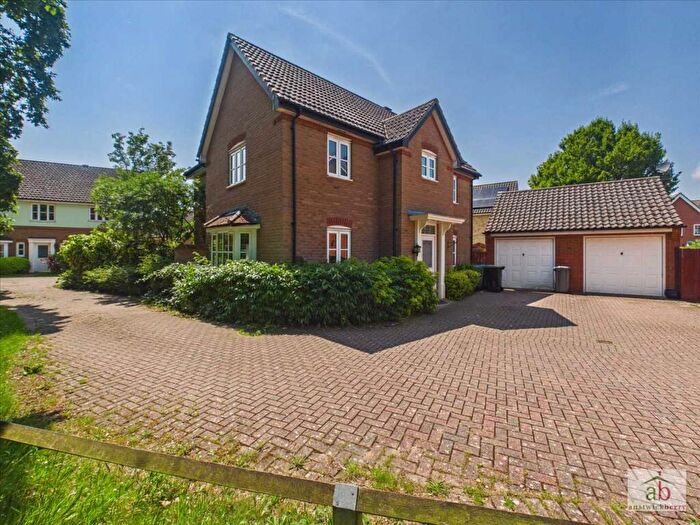 4 Bedroom Detached House For Sale In Nock Gardens, Grange Farm, Kesgrave, IP5