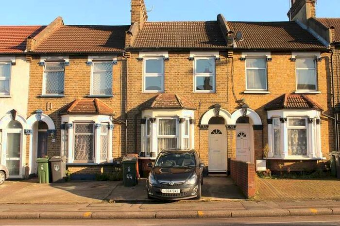 3 Bedroom Terraced House To Rent In Chingford Road, Walthamstow, London, E17