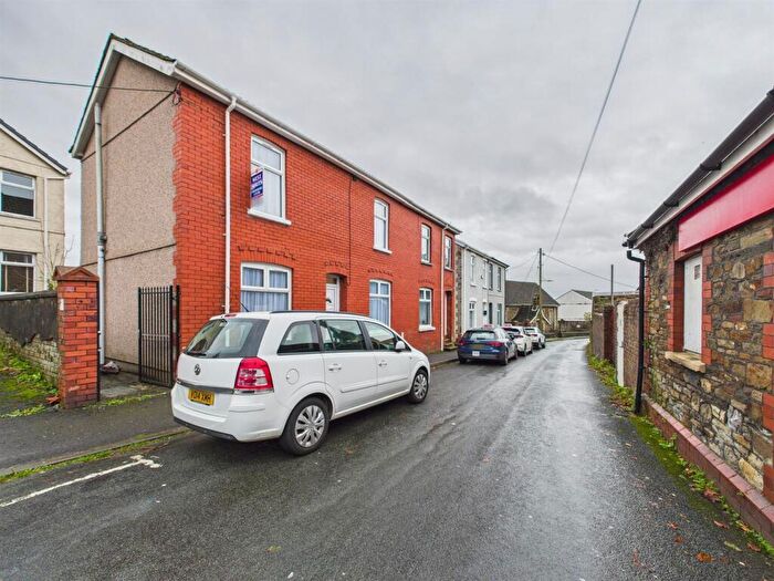 2 Bedroom Semi Detached House For Sale In Parkview, Felinfoel, Llanelli, SA14