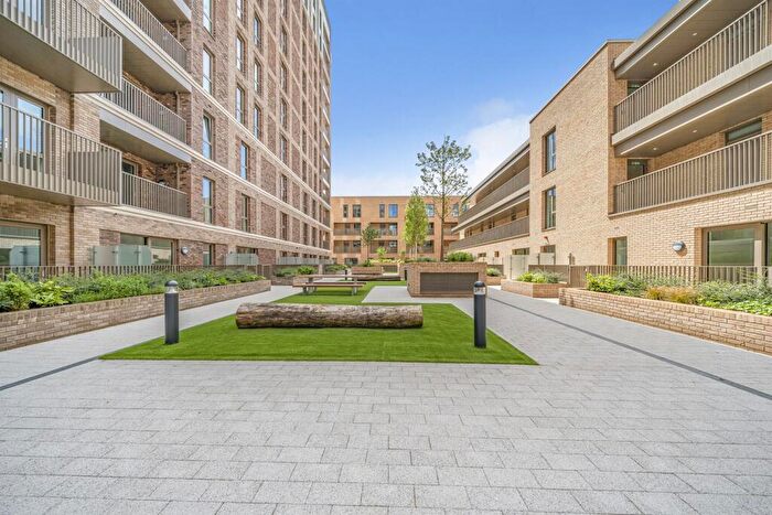 1 Bedroom Apartment To Rent In Bed, Th Floor, Ouse, Refinery House In Anchors Point, E16